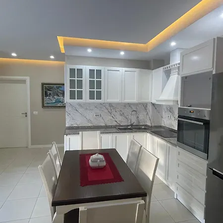 Isivgethome Apartment Vlorë